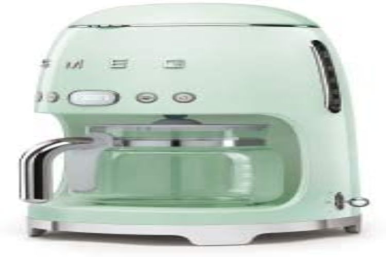 Do you need coffee filters for the Smeg coffee maker?